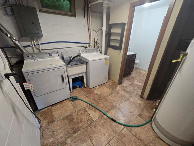 3815 Oak Street N, Brooklyn Center, MN 55429