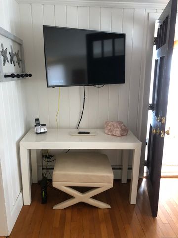 9 Rowland Place, Westport, CT 06880