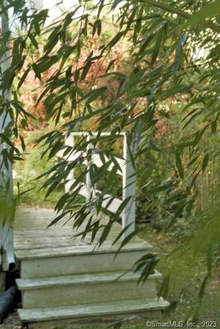 9 Rowland Place, Westport, CT 06880