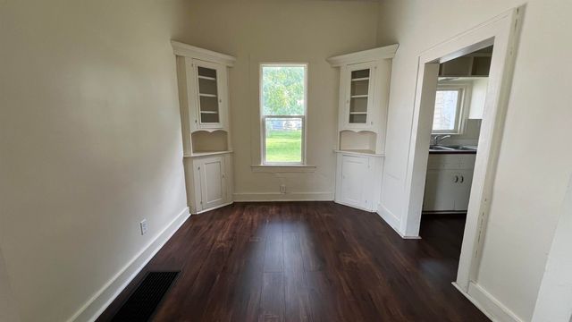 112 E Hale Street, New Hampton, IA 50659
