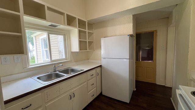 112 E Hale Street, New Hampton, IA 50659