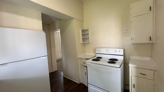 112 E Hale Street, New Hampton, IA 50659