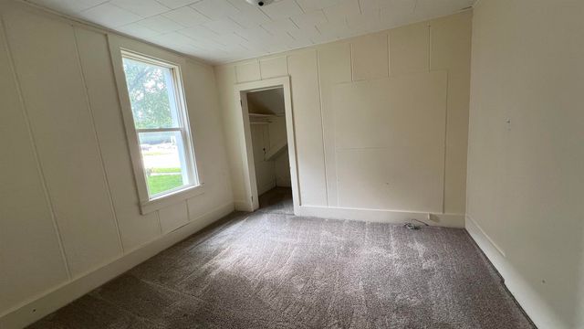 112 E Hale Street, New Hampton, IA 50659