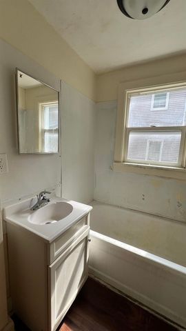 112 E Hale Street, New Hampton, IA 50659