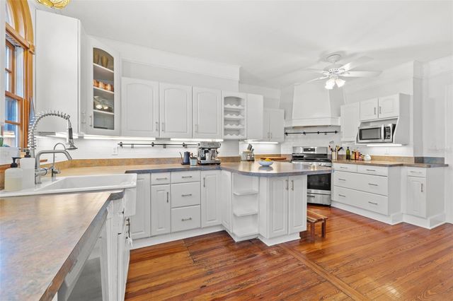 2747 3RD AVENUE N, St Petersburg, FL 33713