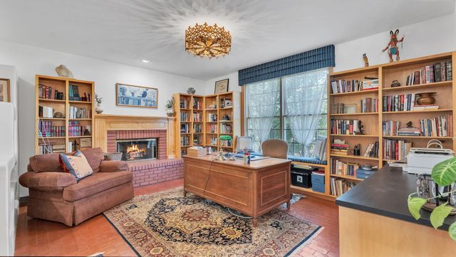 535 Cacahuate SW, Albuquerque, NM 87105
