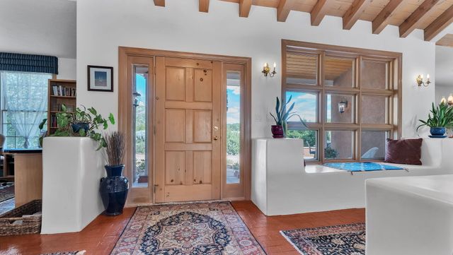 535 Cacahuate SW, Albuquerque, NM 87105