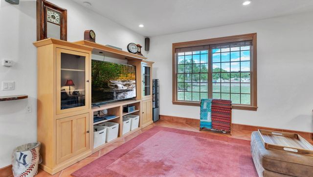 535 Cacahuate SW, Albuquerque, NM 87105