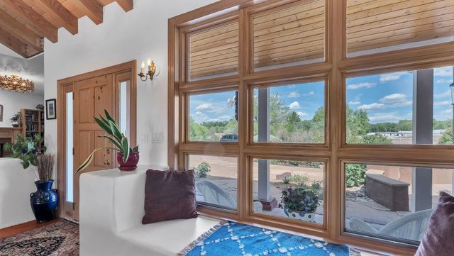 535 Cacahuate SW, Albuquerque, NM 87105