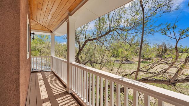 535 Cacahuate SW, Albuquerque, NM 87105