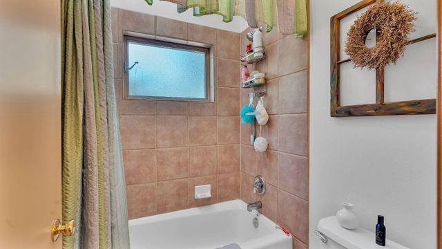 535 Cacahuate SW, Albuquerque, NM 87105