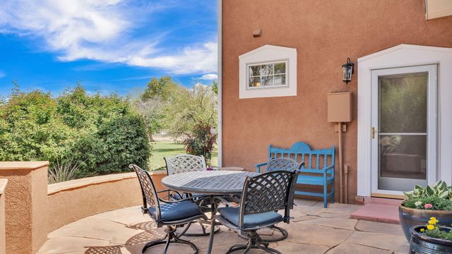 535 Cacahuate SW, Albuquerque, NM 87105