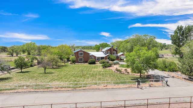 535 Cacahuate SW, Albuquerque, NM 87105