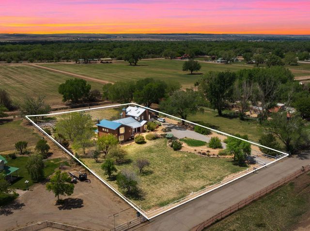 535 Cacahuate SW, Albuquerque, NM 87105