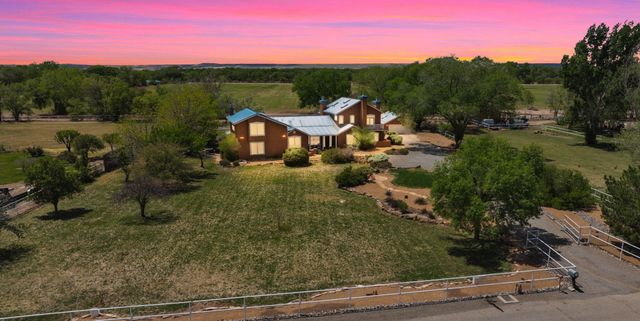 535 Cacahuate SW, Albuquerque, NM 87105