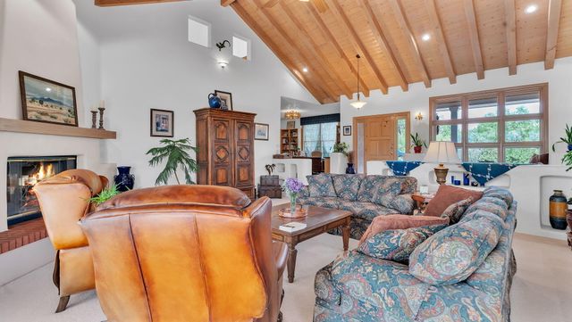 535 Cacahuate SW, Albuquerque, NM 87105