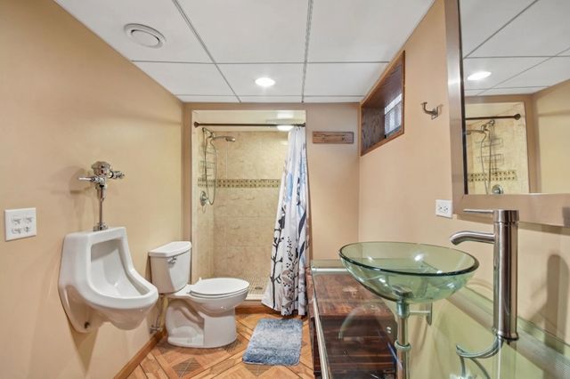 7944 Austin Avenue, Burbank, IL 60459