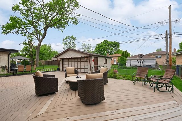 7944 Austin Avenue, Burbank, IL 60459