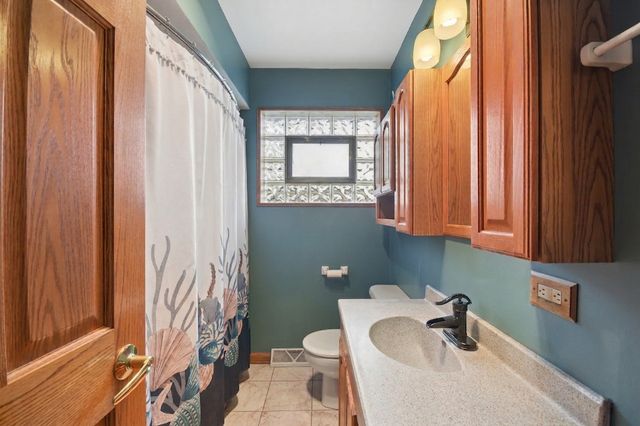 7944 Austin Avenue, Burbank, IL 60459