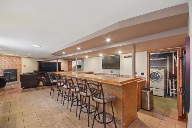 7944 Austin Avenue, Burbank, IL 60459