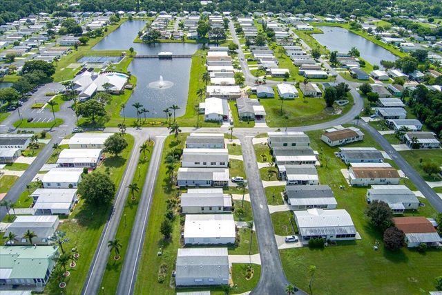222 Sandy Bottom Place, Fort Pierce, FL 34982