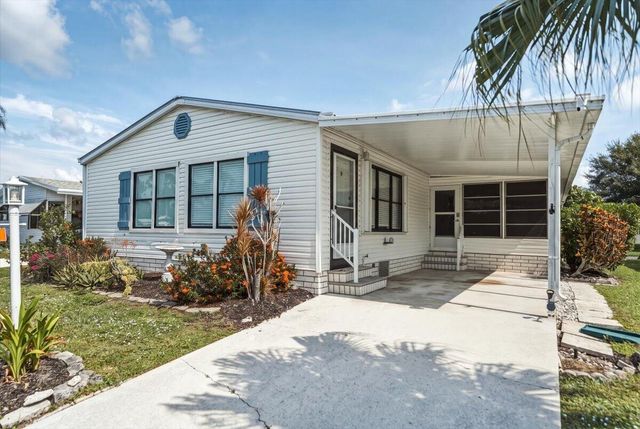 222 Sandy Bottom Place, Fort Pierce, FL 34982