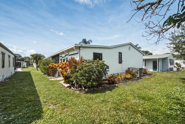 222 Sandy Bottom Place, Fort Pierce, FL 34982