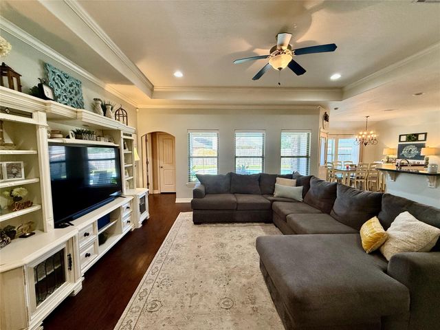 112 Jefferson, Clute, TX 77531