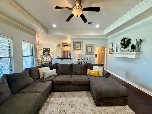 112 Jefferson, Clute, TX 77531