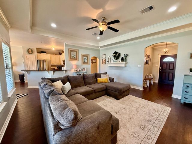 112 Jefferson, Clute, TX 77531