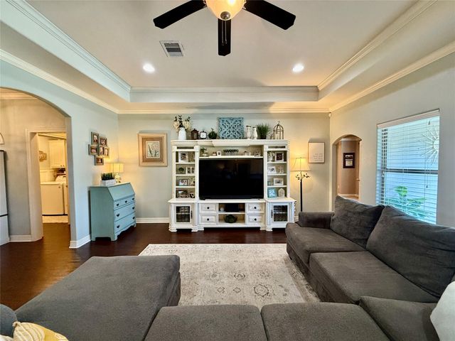 112 Jefferson, Clute, TX 77531