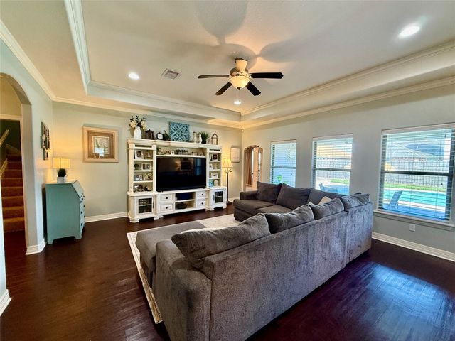 112 Jefferson, Clute, TX 77531