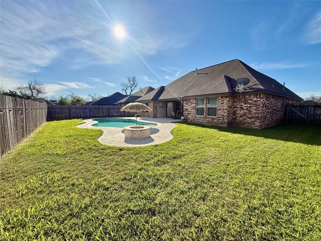 112 Jefferson, Clute, TX 77531