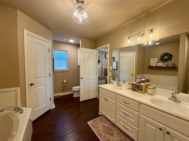 112 Jefferson, Clute, TX 77531