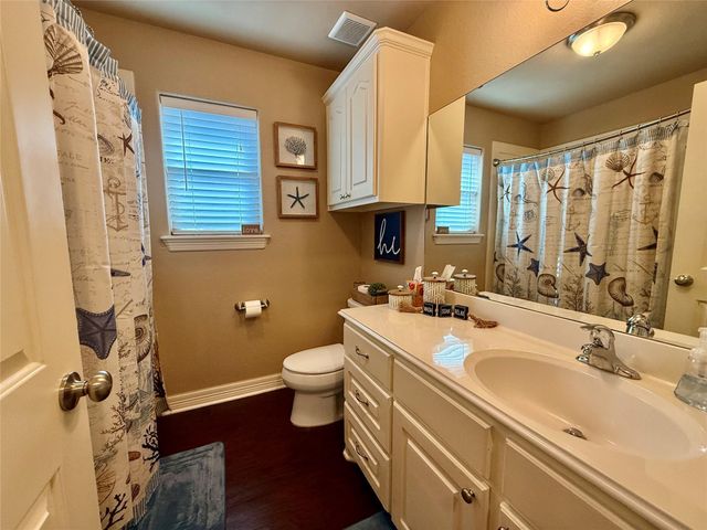 112 Jefferson, Clute, TX 77531