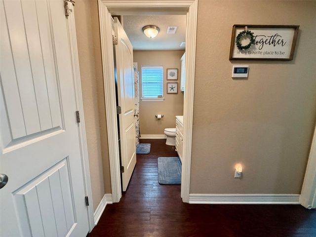 112 Jefferson, Clute, TX 77531