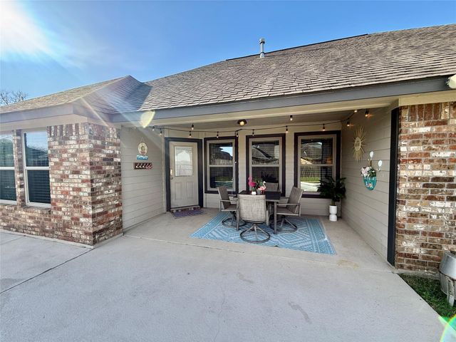 112 Jefferson, Clute, TX 77531