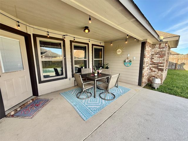 112 Jefferson, Clute, TX 77531