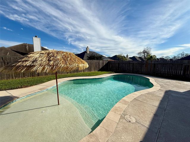 112 Jefferson, Clute, TX 77531