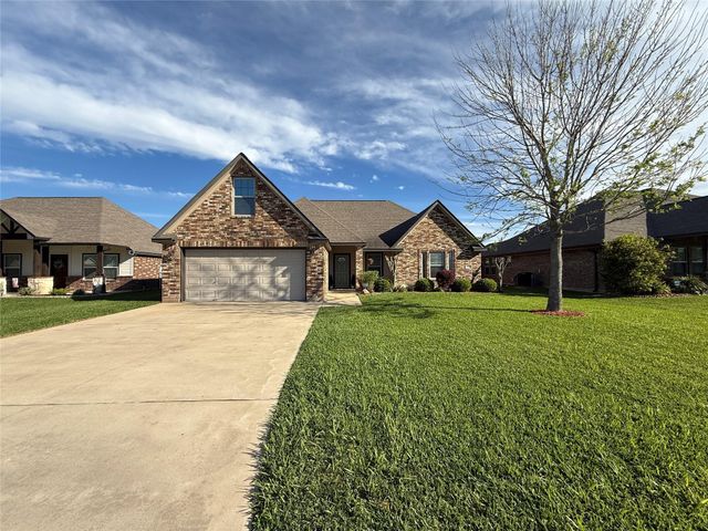 112 Jefferson, Clute, TX 77531