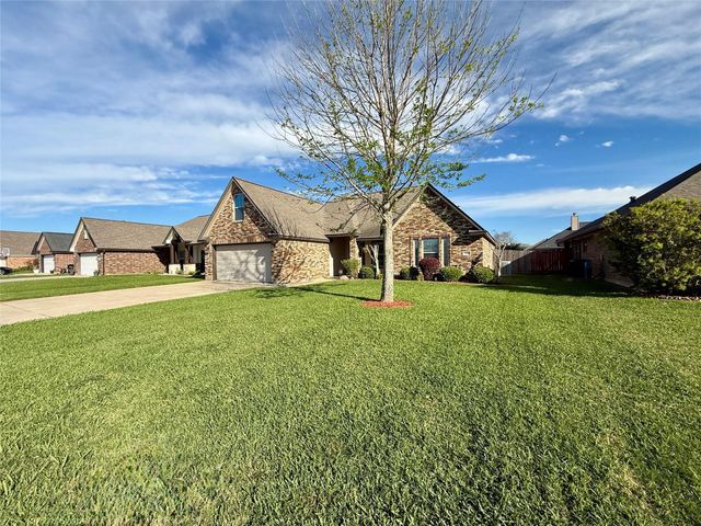 112 Jefferson, Clute, TX 77531