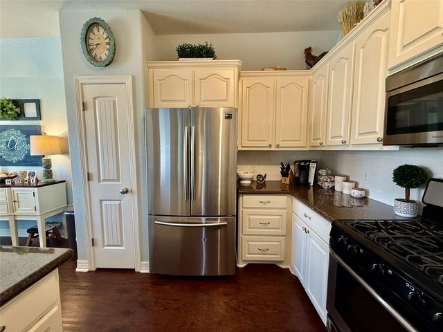 112 Jefferson, Clute, TX 77531