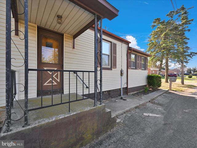 1536 SANDHILL RD, Lebanon, PA 17046