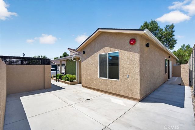 8414 Burnet Avenue, North Hills, CA 91343