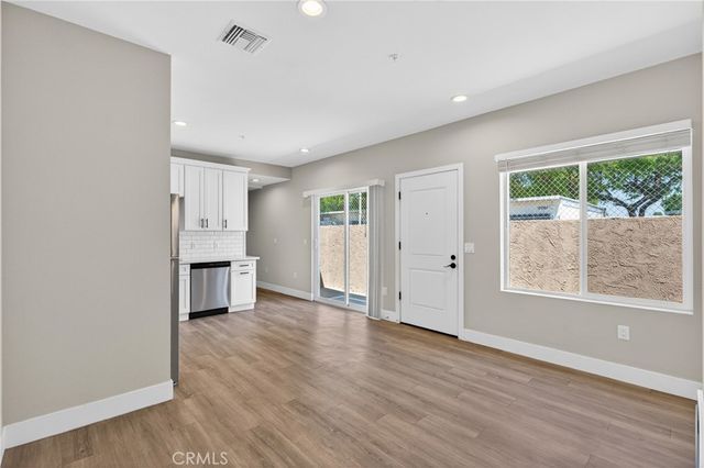 8414 Burnet Avenue, North Hills, CA 91343