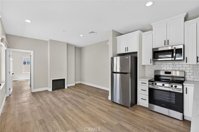 8414 Burnet Avenue, North Hills, CA 91343