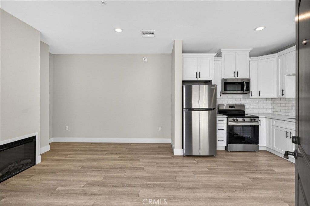 8414 Burnet Avenue, North Hills, CA 91343