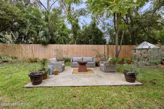 4125 TIMUQUANA Road, Jacksonville, FL 32210