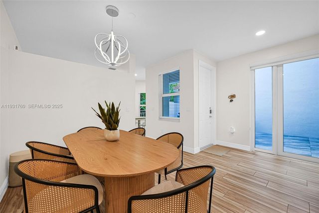 1420 Weeping Willow Way, Hollywood, FL 33019