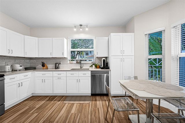 1420 Weeping Willow Way, Hollywood, FL 33019